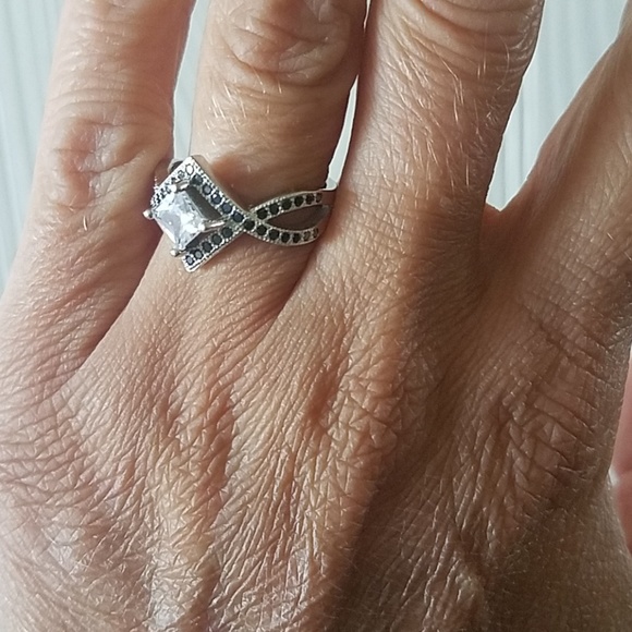 NWOT Cz Engagement Ring Size 7 - Picture 8 of 8